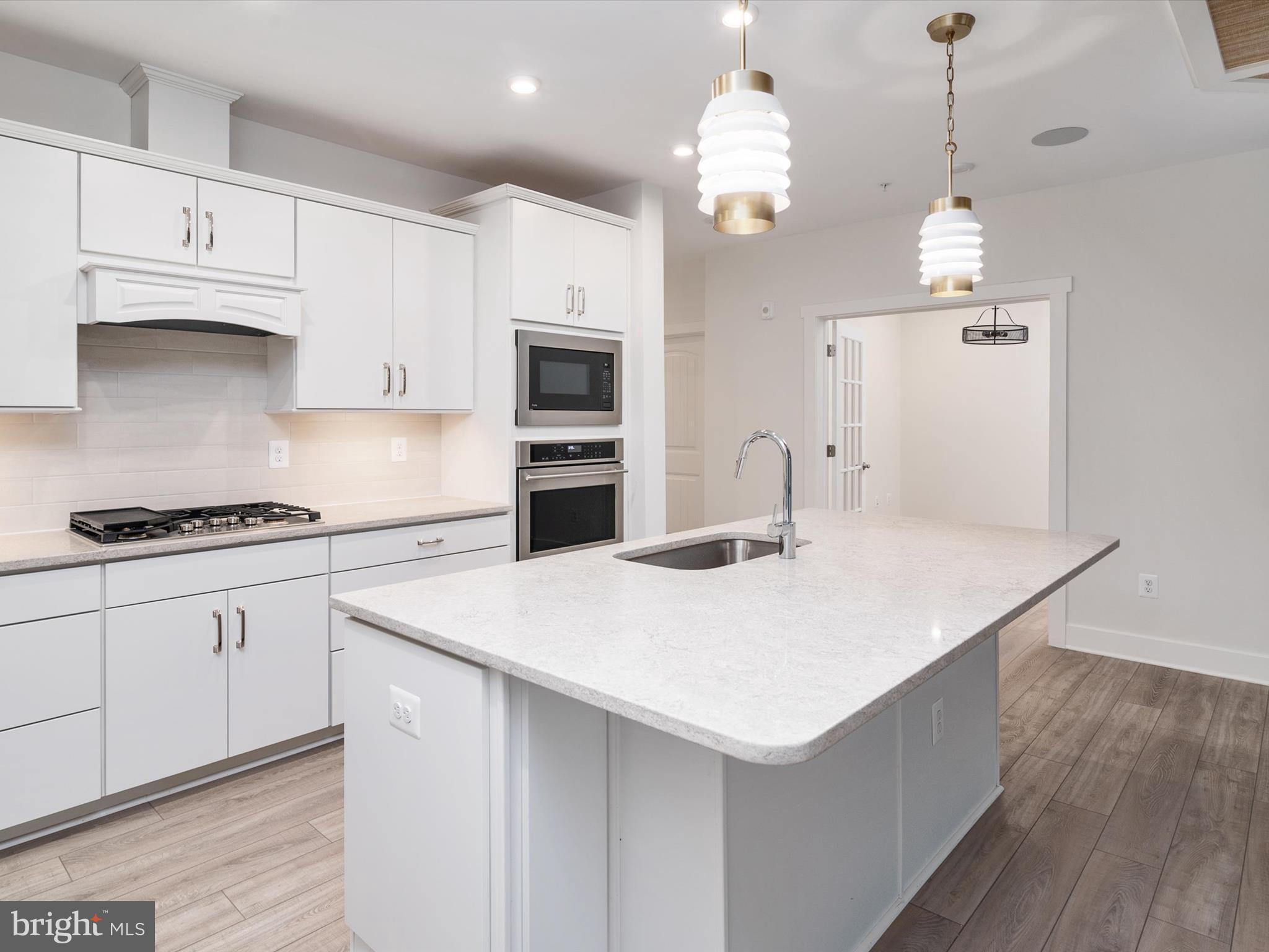 FOUR SEASONS AT KENT ISLAND - Residential