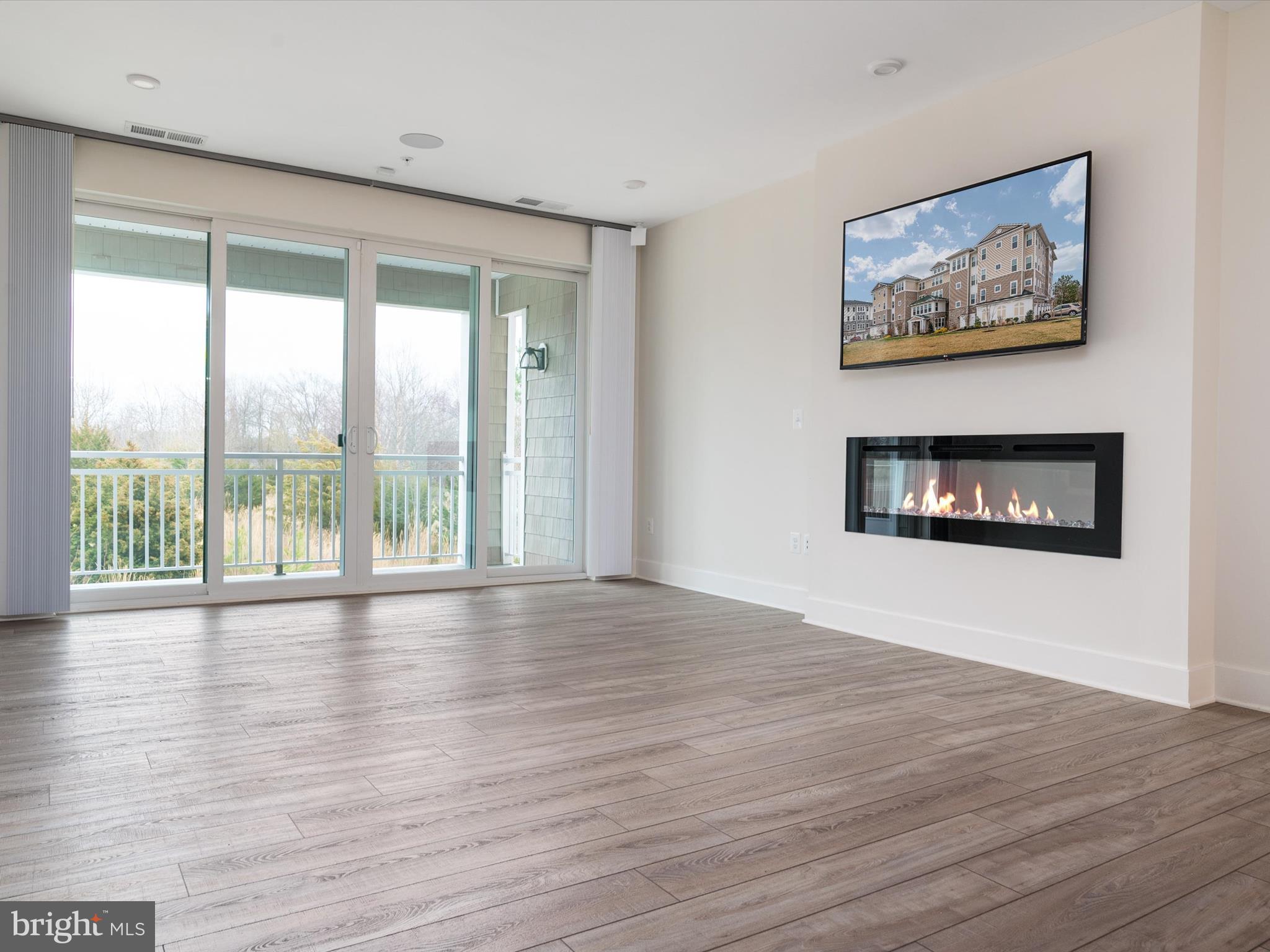 FOUR SEASONS AT KENT ISLAND - Residential