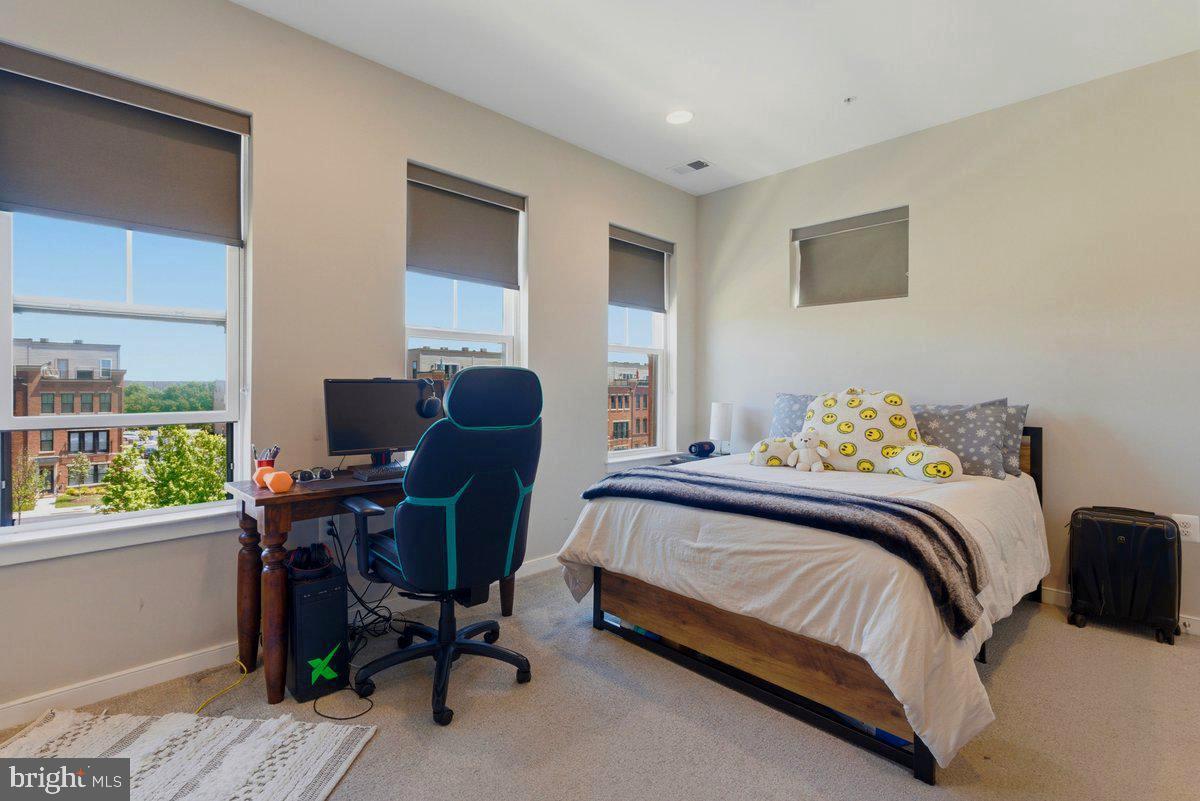 DOWNTOWN BRAMBLETON - Residential