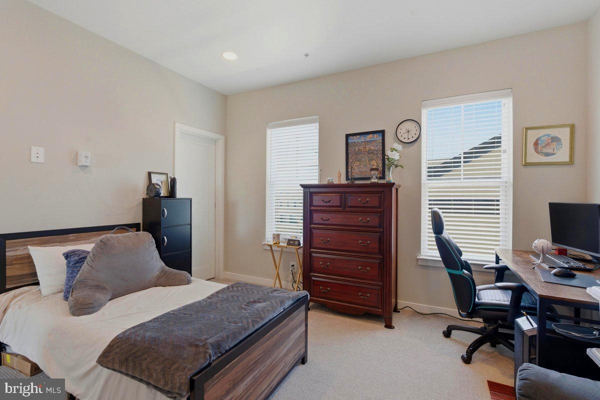 DOWNTOWN BRAMBLETON - Residential