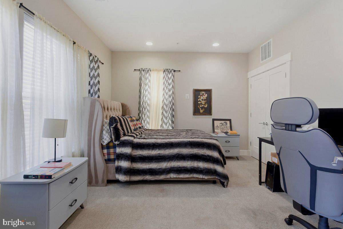 DOWNTOWN BRAMBLETON - Residential