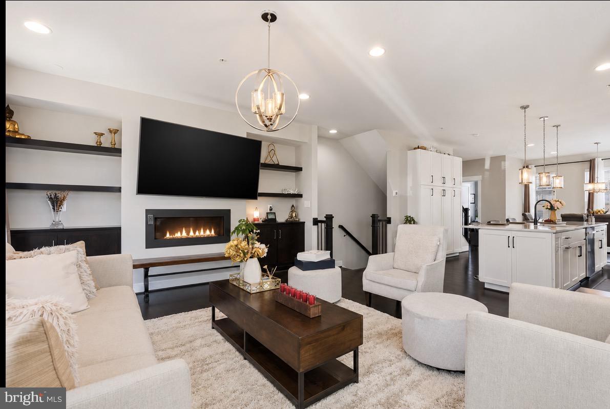 DOWNTOWN BRAMBLETON - Residential