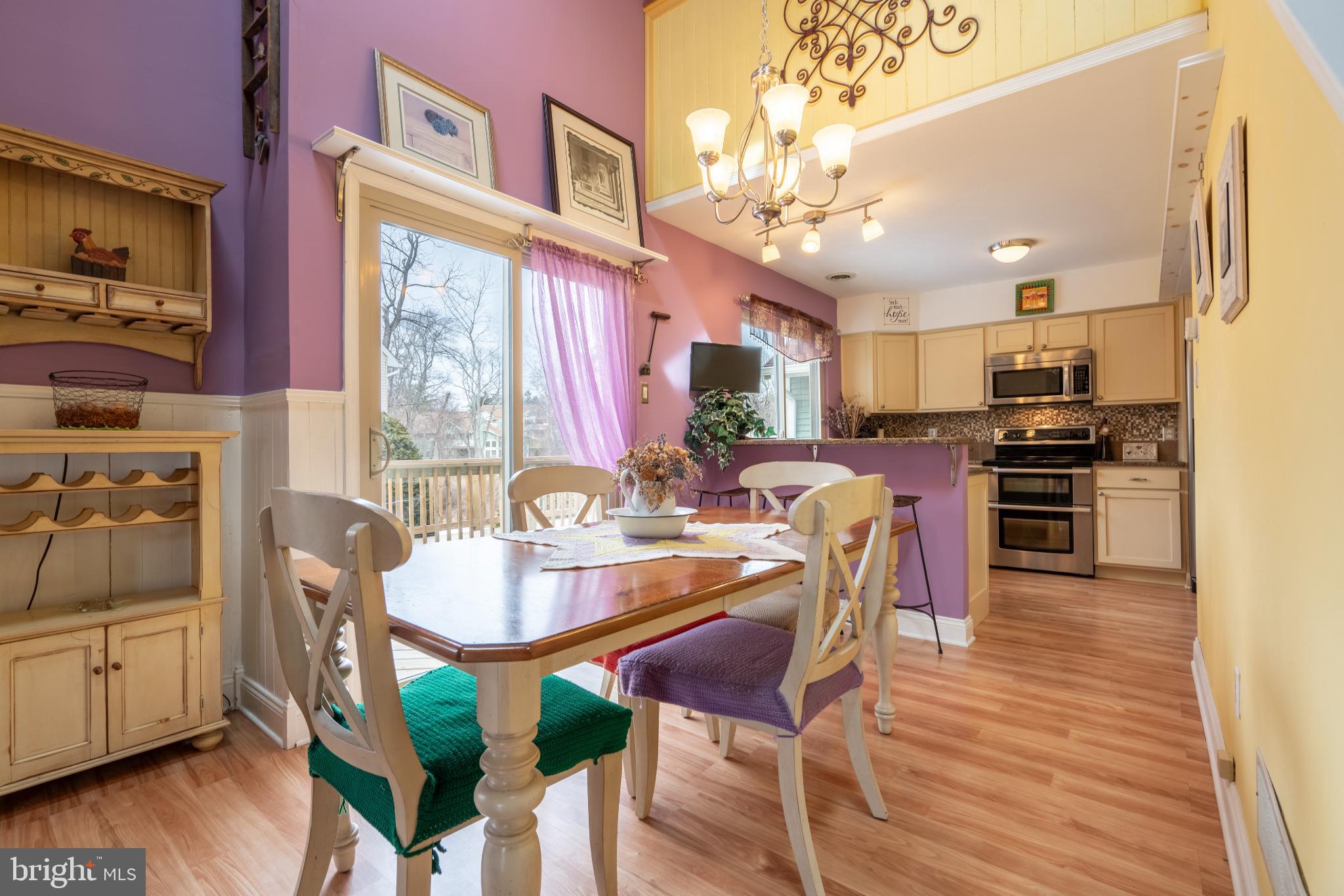 337 GREEN MEADOW LANE