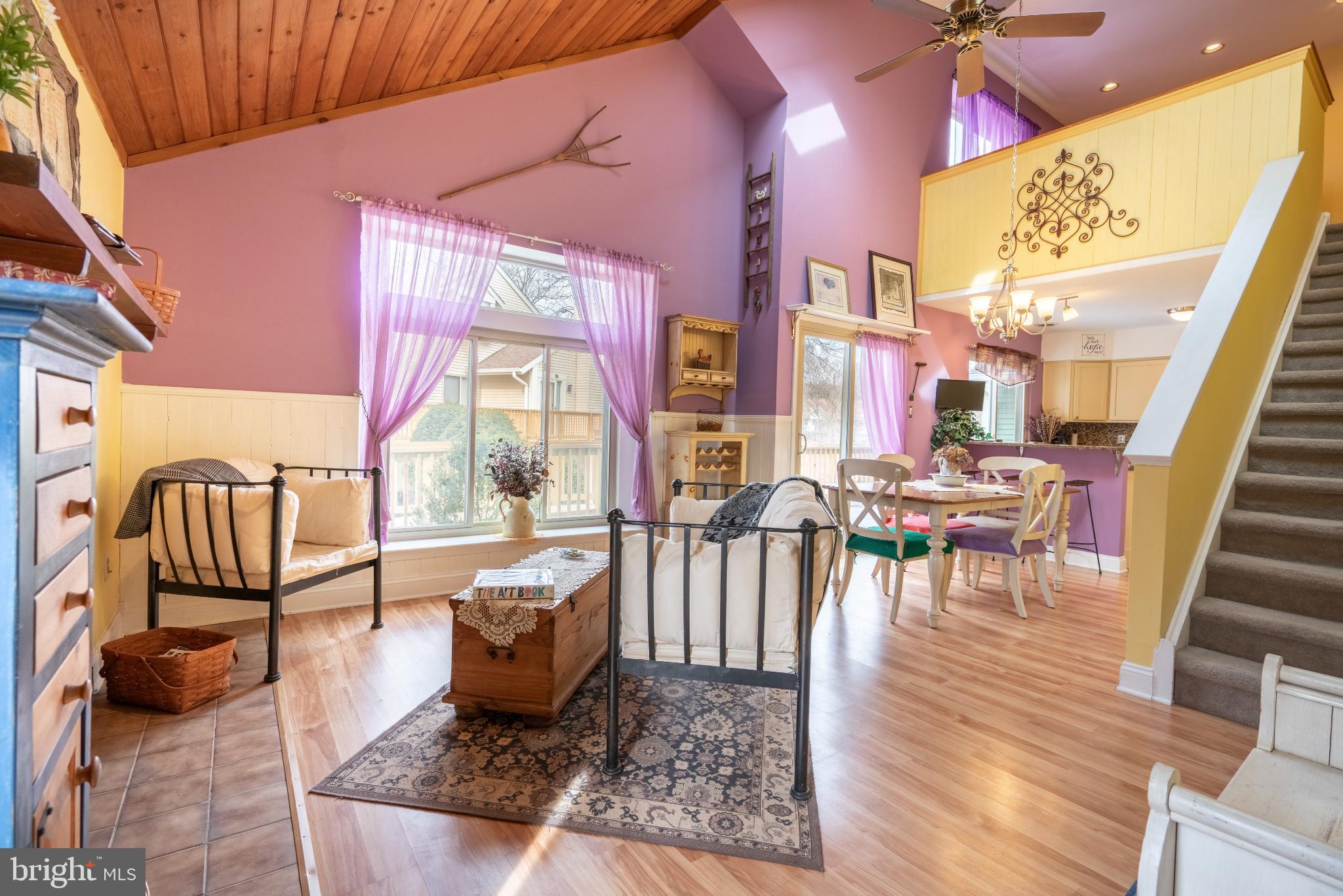 337 GREEN MEADOW LANE