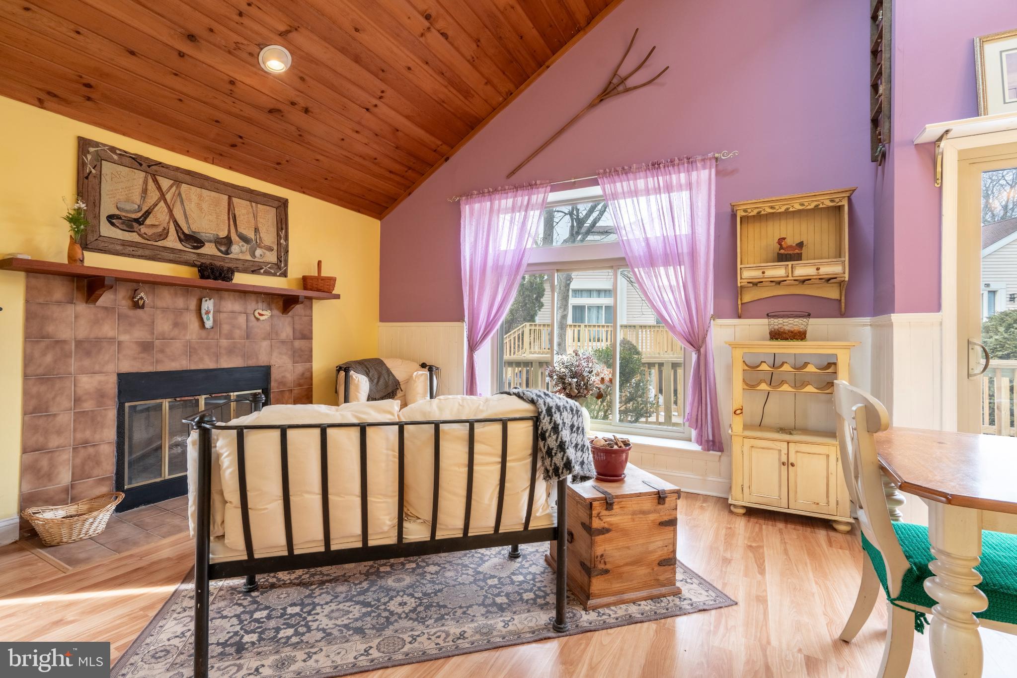 337 GREEN MEADOW LANE