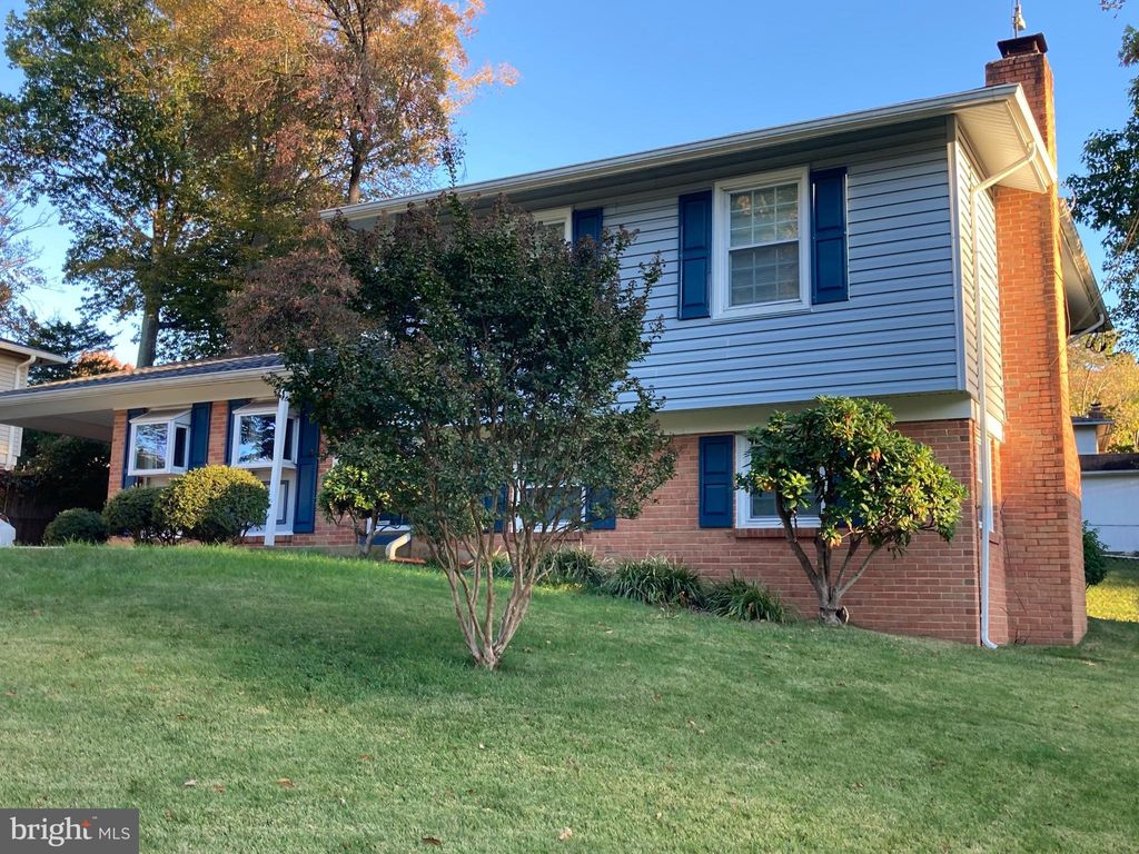 Photo of ROCKVILLE, MD 20853 (MLS # MDMC2204920)