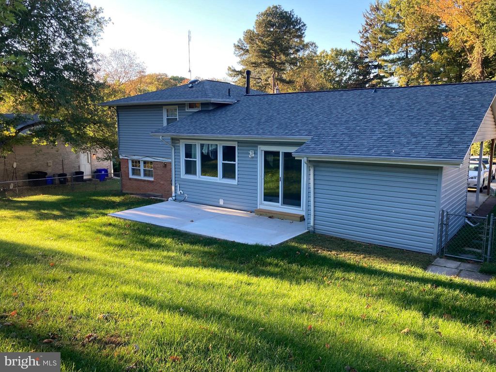 Photo of ROCKVILLE, MD 20853 (MLS # MDMC2204920)