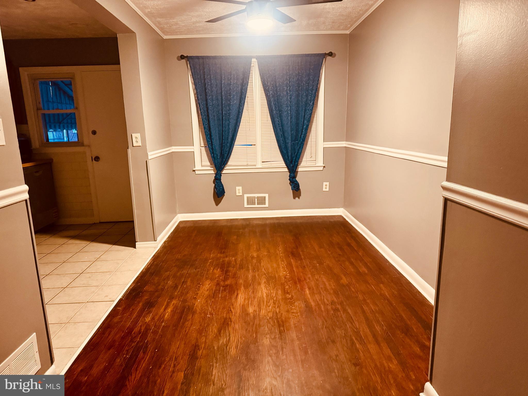 HAWTHORNE - Residential Lease