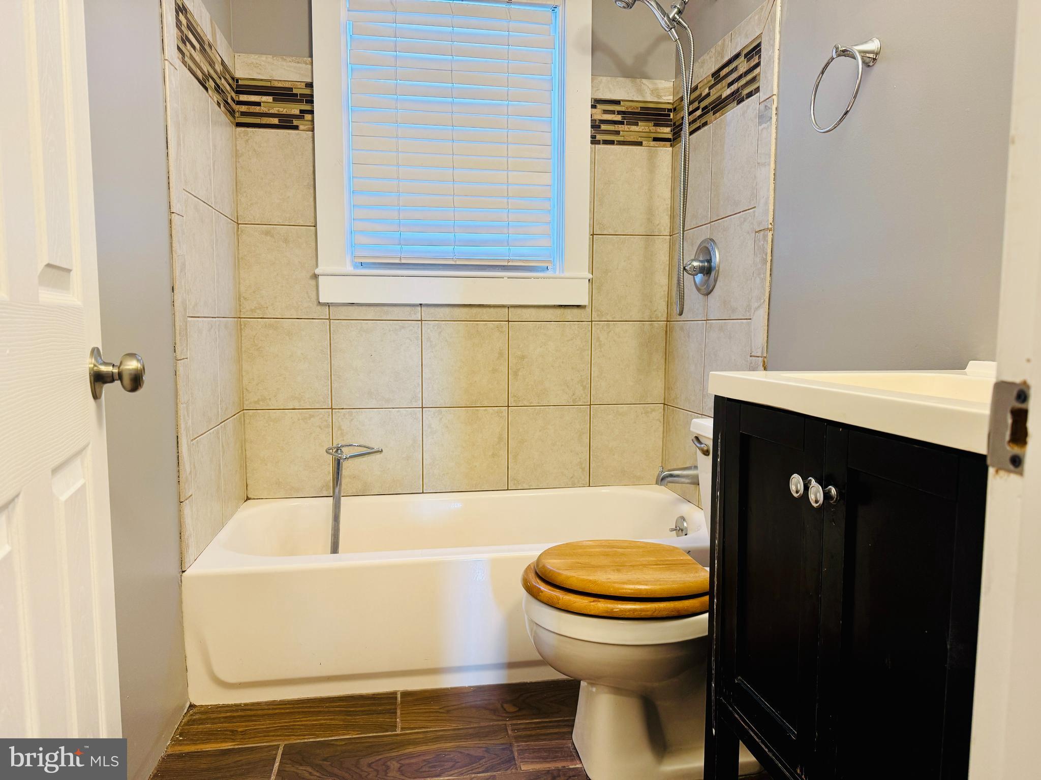 HAWTHORNE - Residential Lease