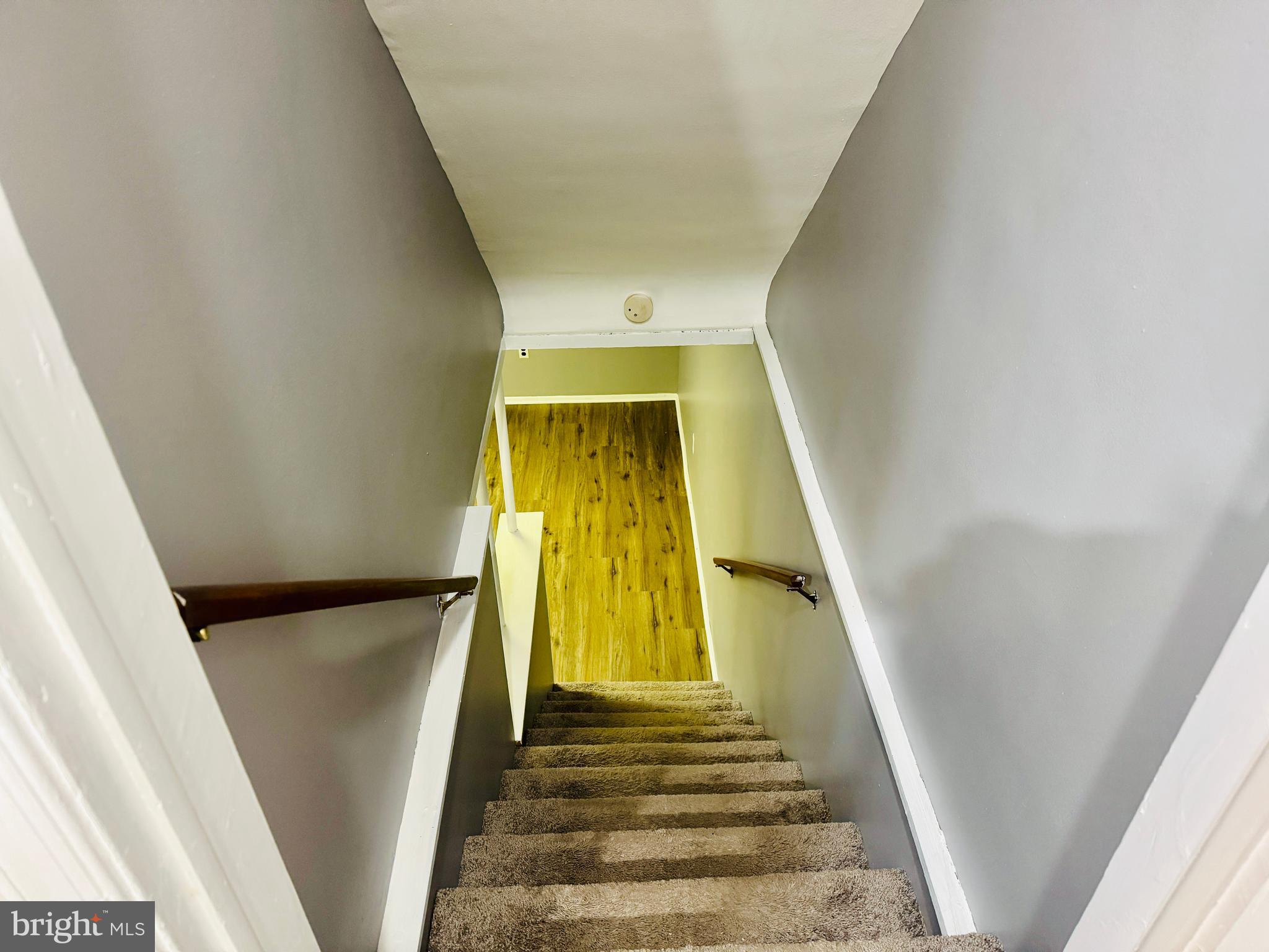 HAWTHORNE - Residential Lease