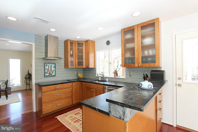 BETHESDA OUTSIDE - Residential