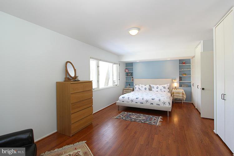 BETHESDA OUTSIDE - Residential