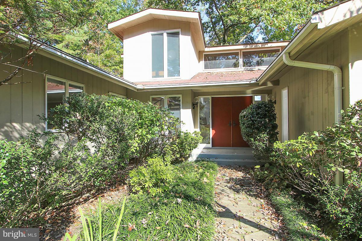 BETHESDA OUTSIDE - Residential