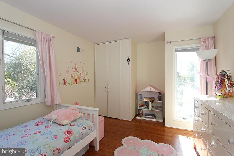 BETHESDA OUTSIDE - Residential