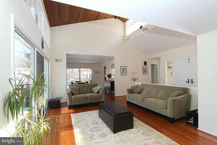 BETHESDA OUTSIDE - Residential