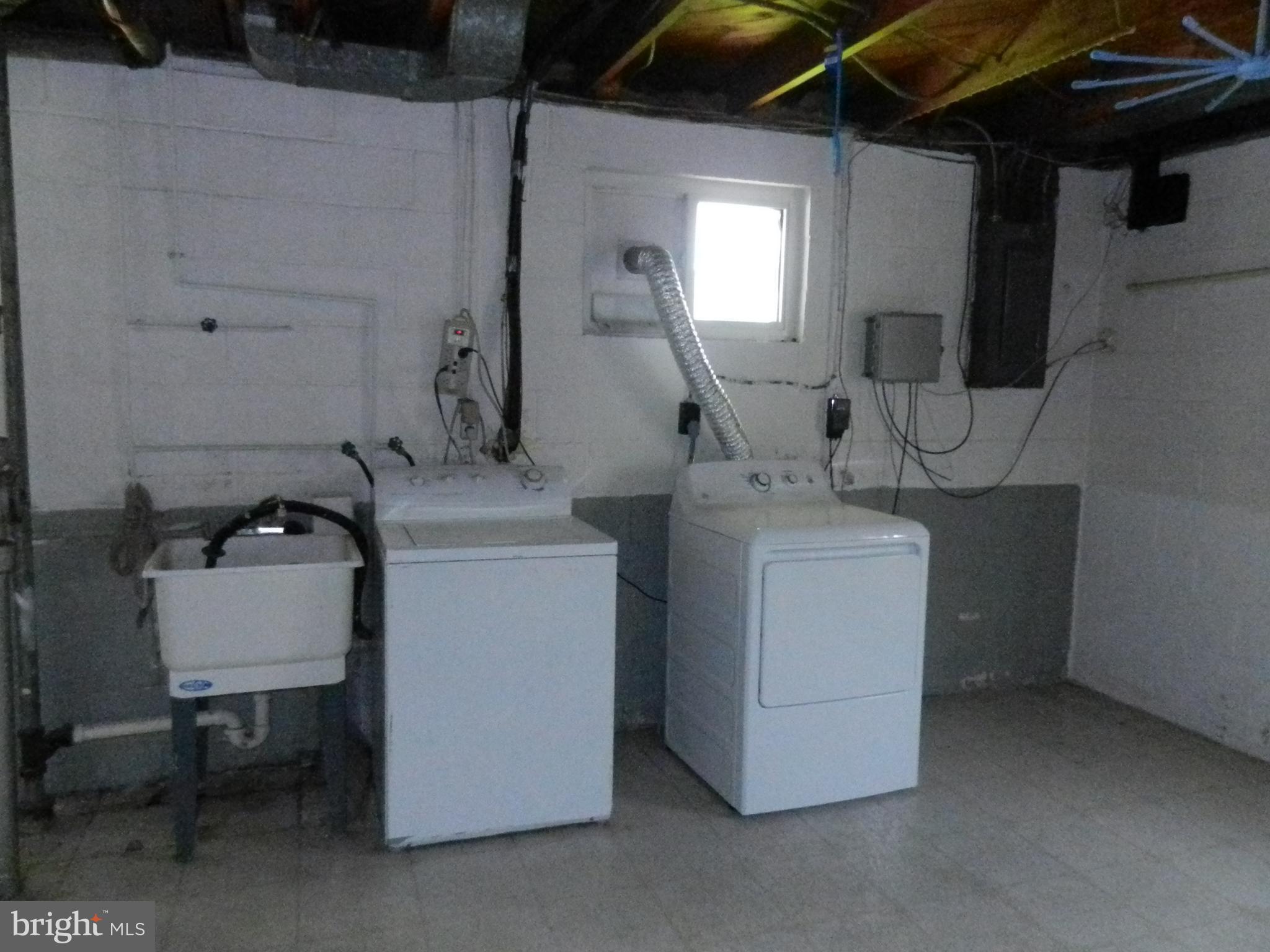 NORTHWOOD PARK - Residential Lease