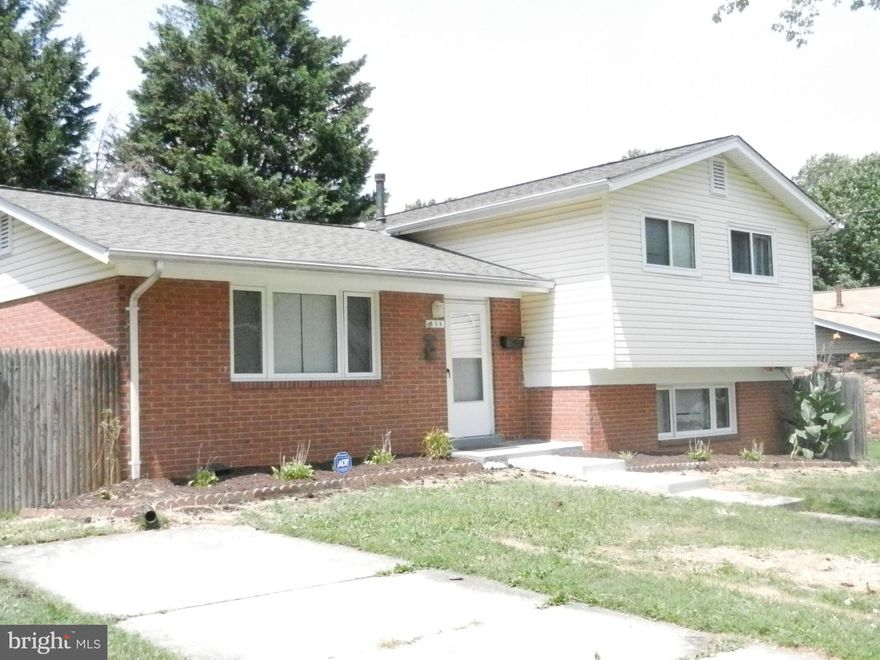 Cozy detached house located close to four corners area of Silver Spring. This home features Hardwood floors in 3 Bedrooms, living and dining area, an extra room and laundry room in the lower level, plenty of storage area, Fenced backyard, driveway/off-street parking, good size kitchen, and 2 full baths.Easy access to Beltway 95/495, and Route 29. No more viewing until further notice.