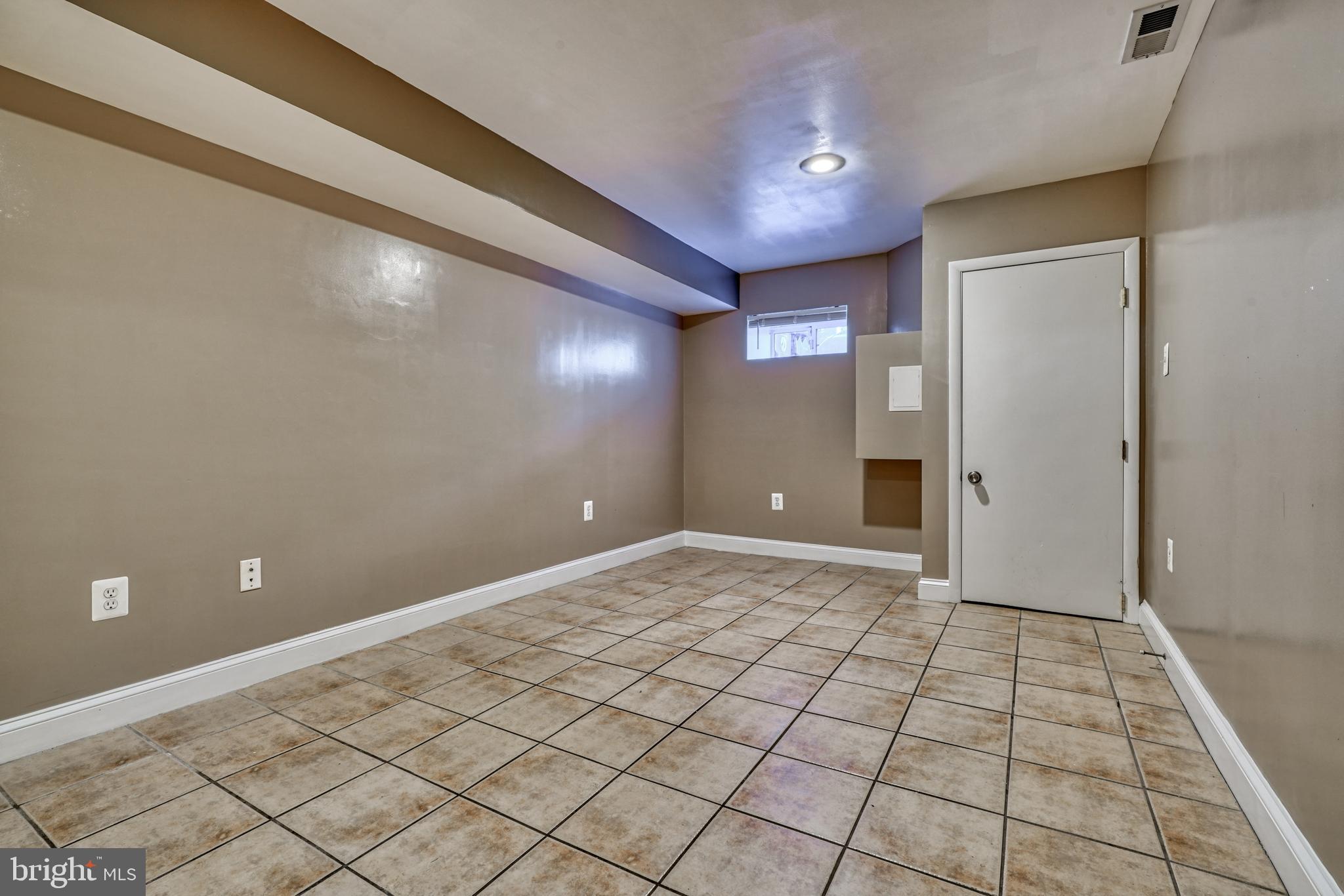 WASHINGTON VILLAGE - Residential