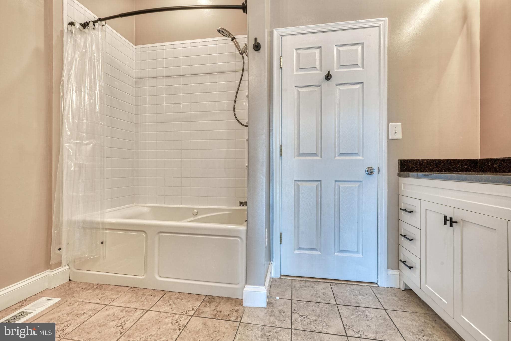 WASHINGTON VILLAGE - Residential