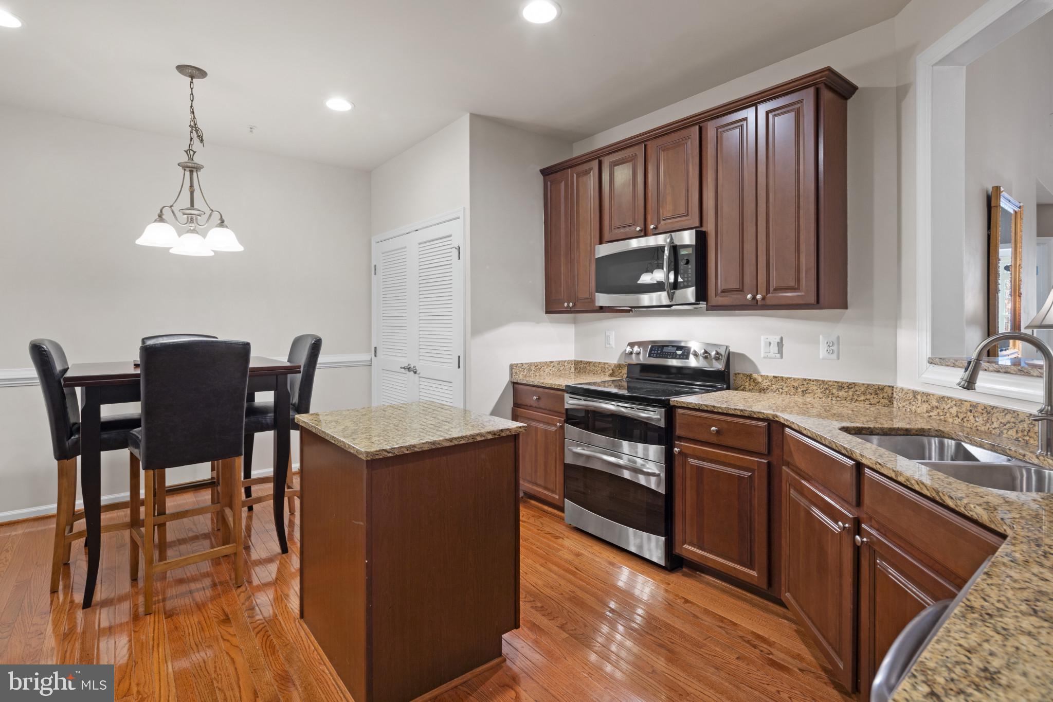 WAVERLY WOODS WEST - Residential