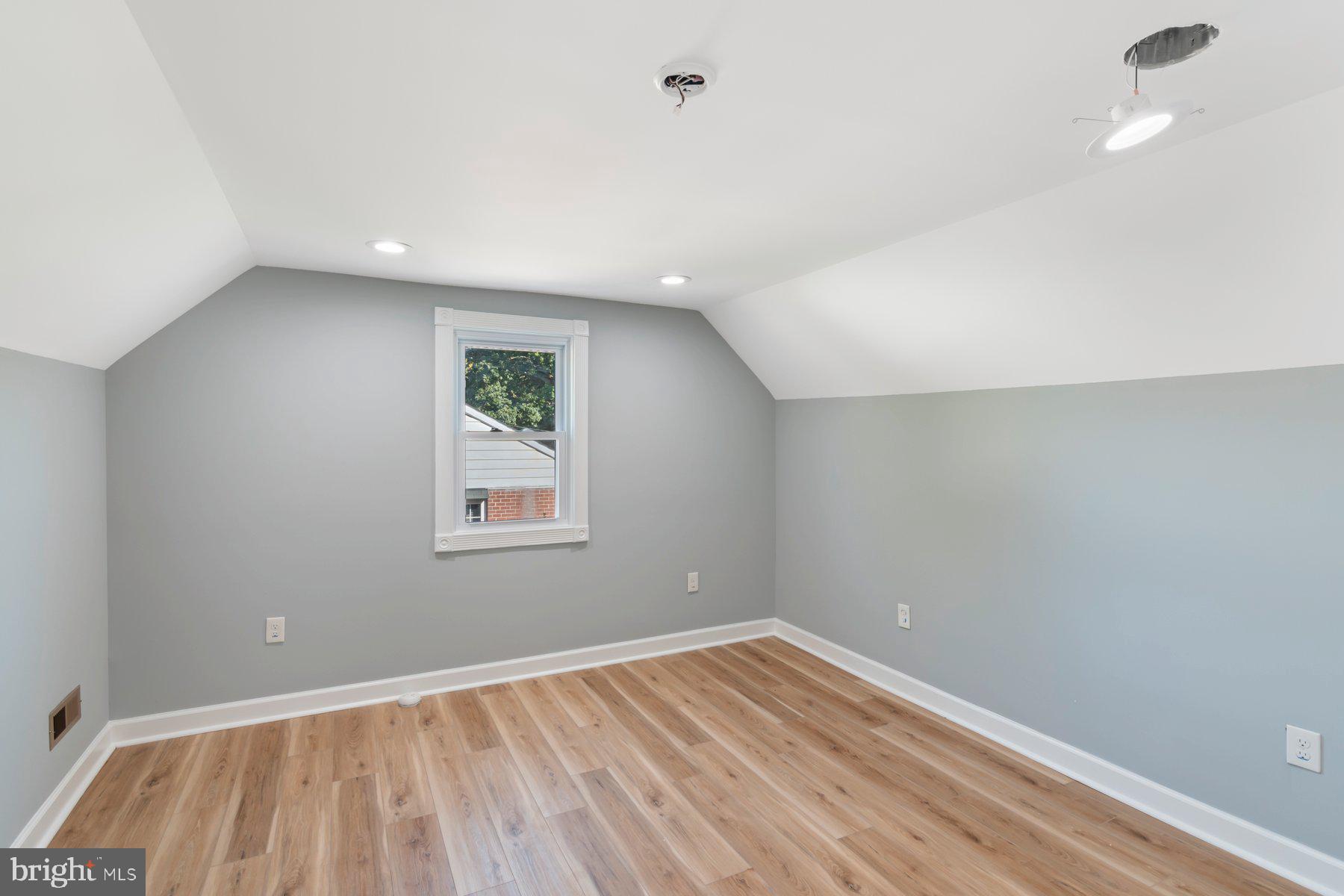 ROCKAWAY BEACH - Residential