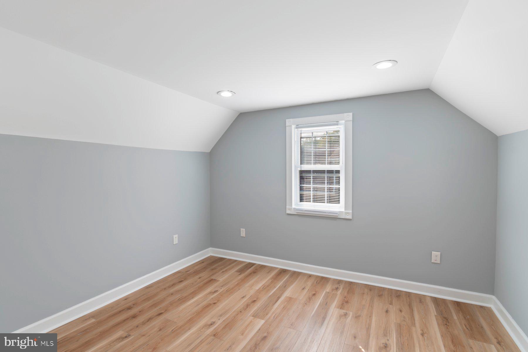 ROCKAWAY BEACH - Residential