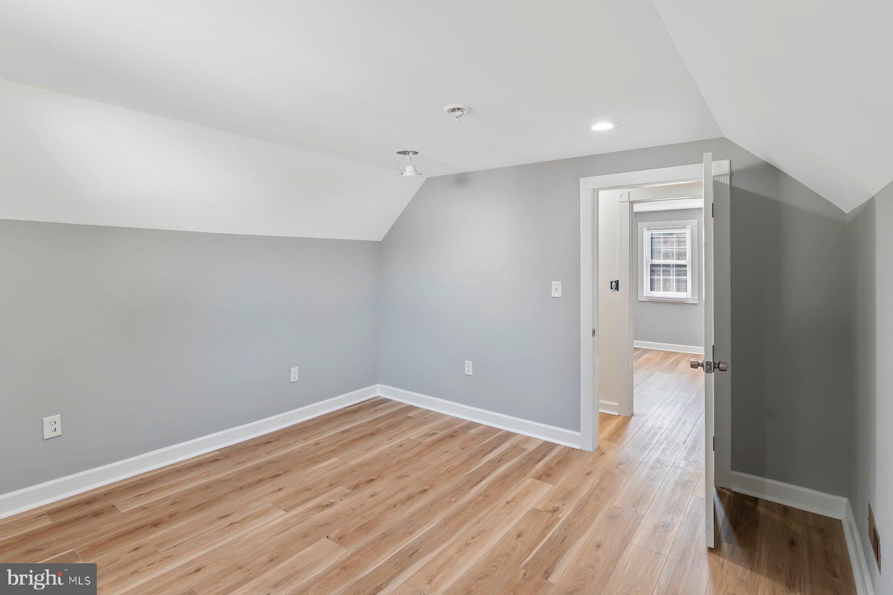 ROCKAWAY BEACH - Residential