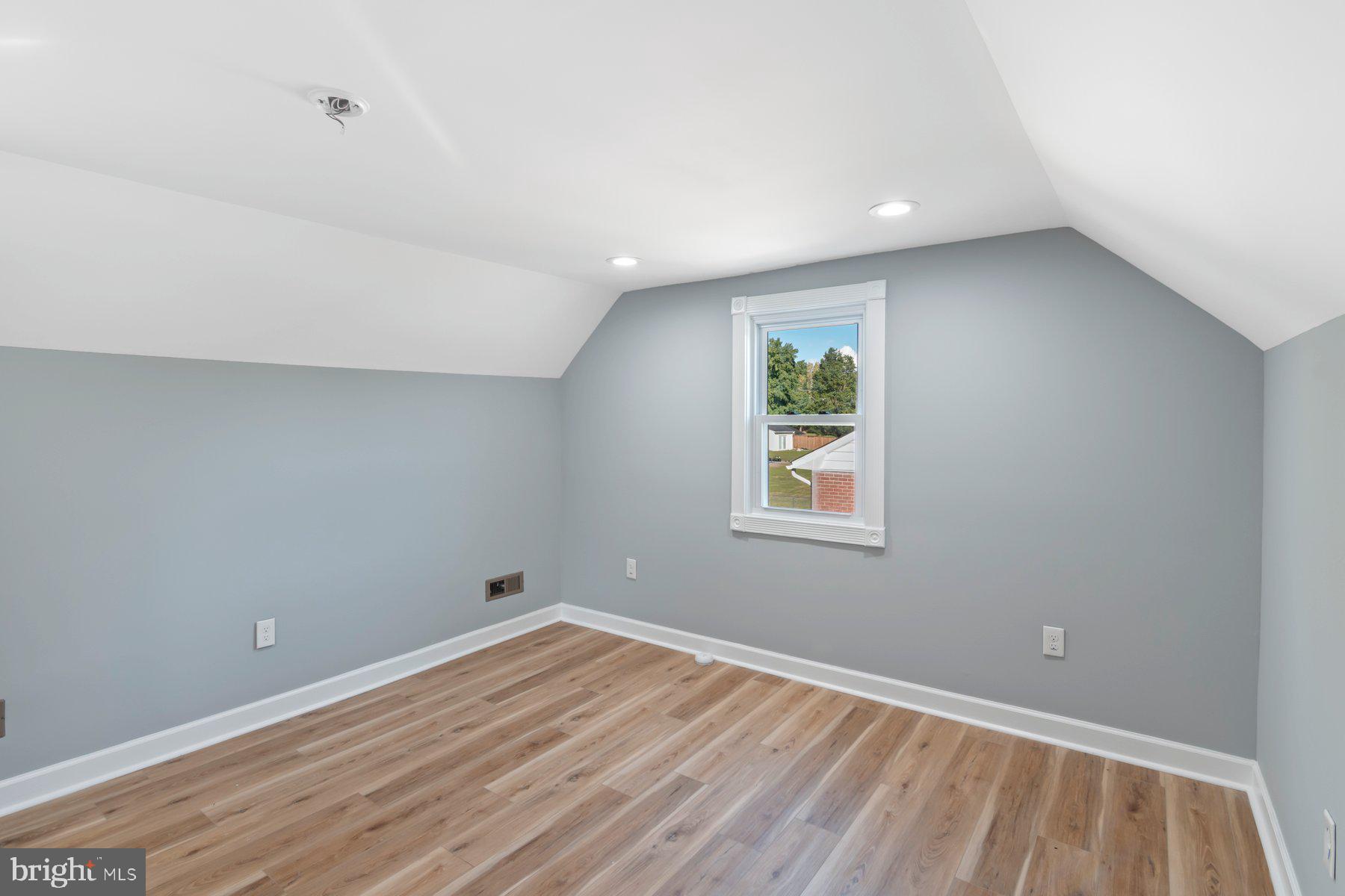 ROCKAWAY BEACH - Residential