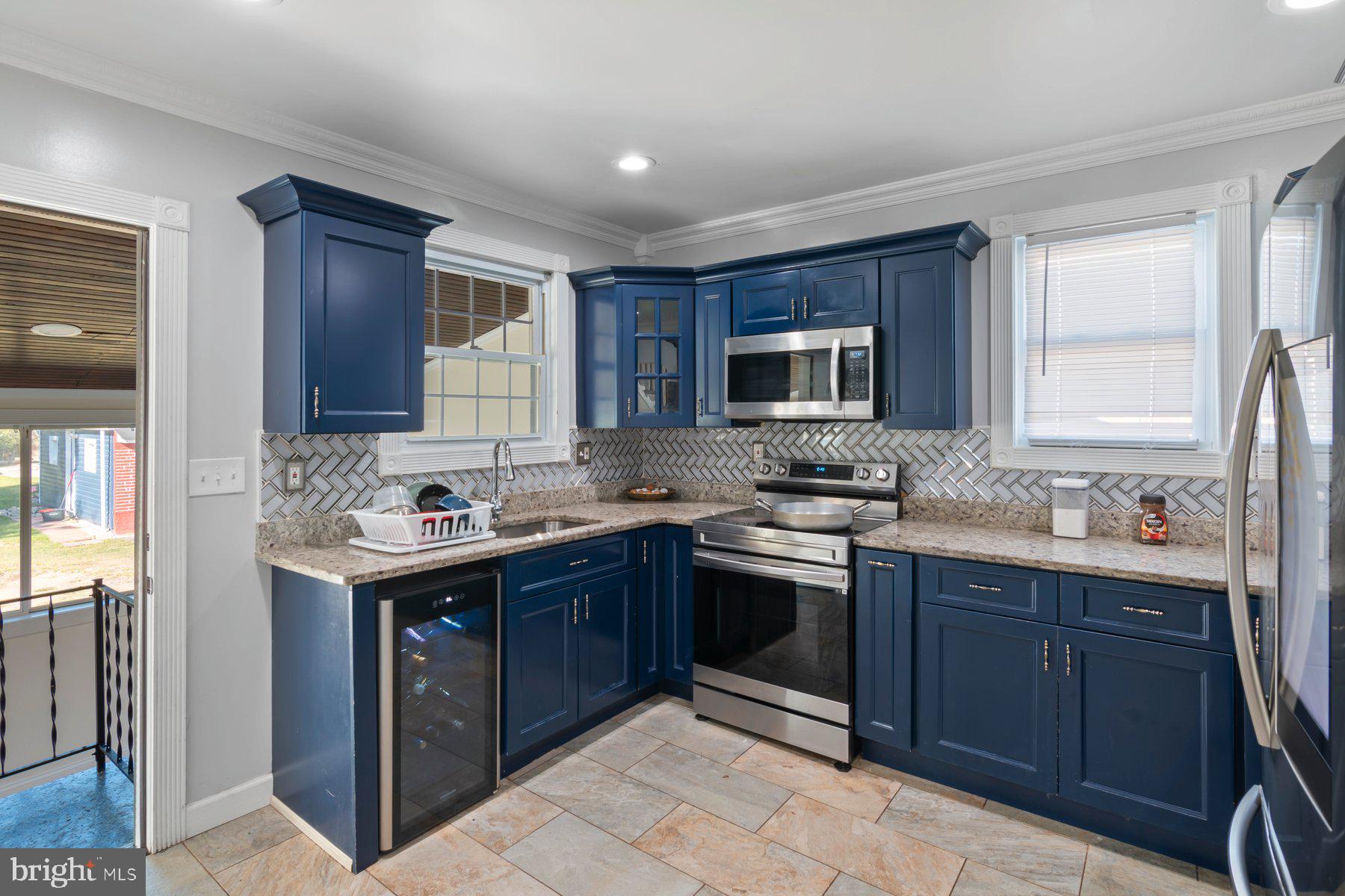 ROCKAWAY BEACH - Residential