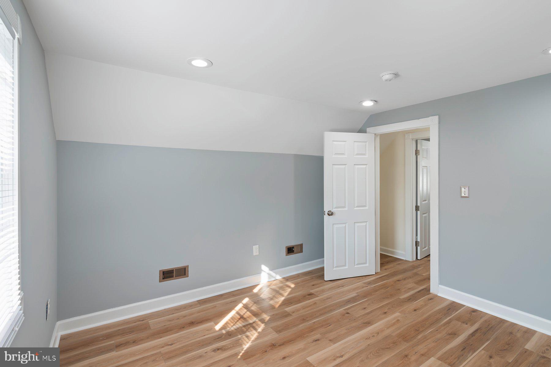 ROCKAWAY BEACH - Residential