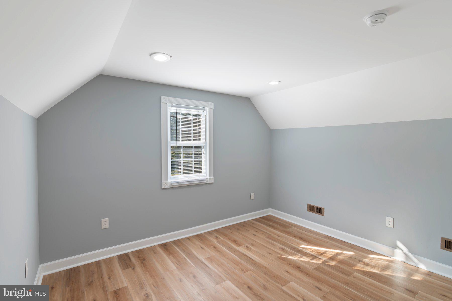 ROCKAWAY BEACH - Residential