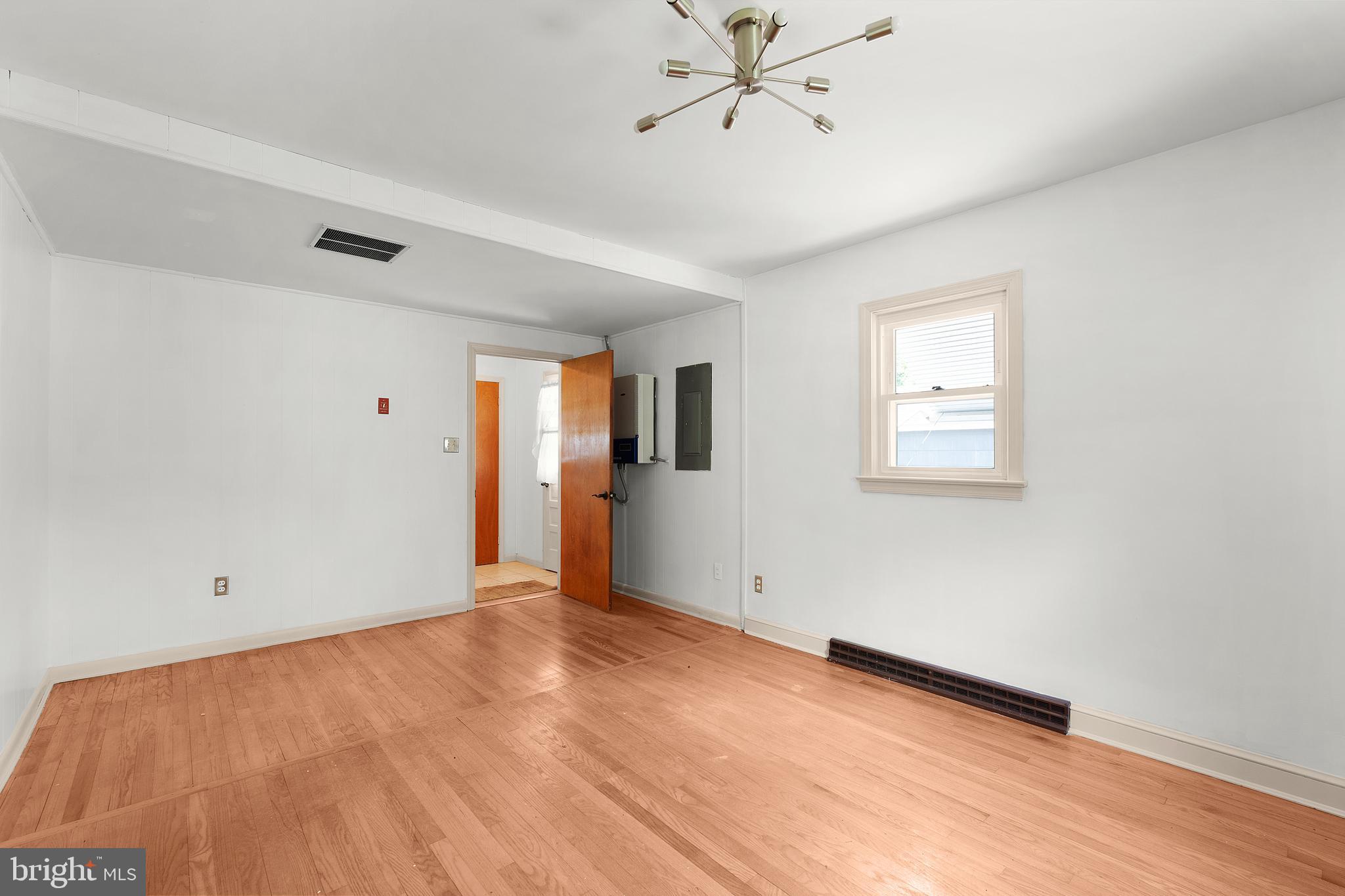 PEACOCK MANOR - Residential