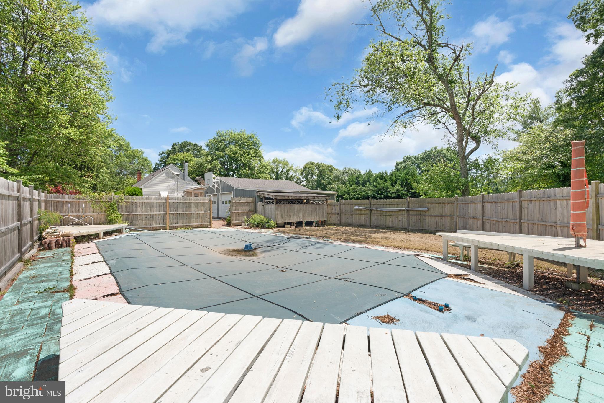 PEACOCK MANOR - Residential