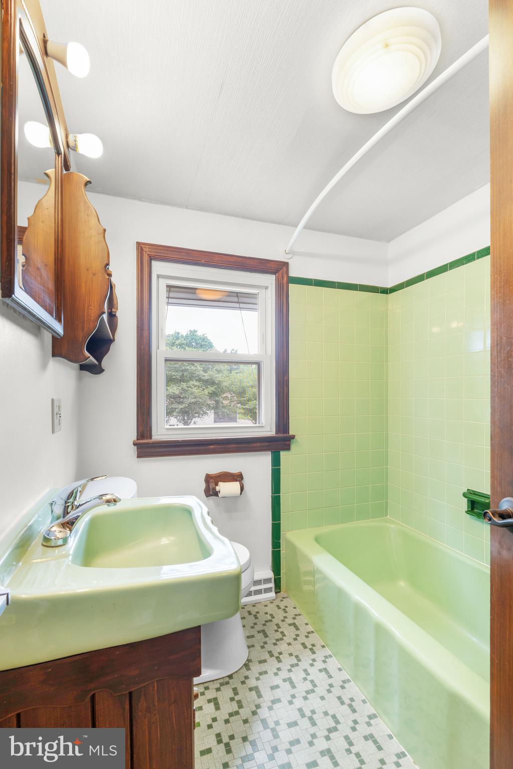 PEACOCK MANOR - Residential