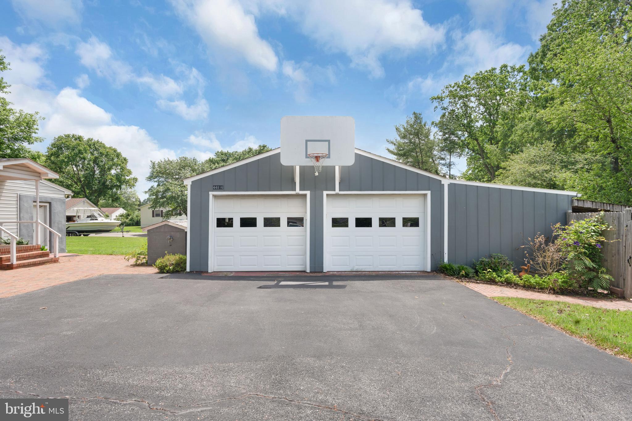 PEACOCK MANOR - Residential