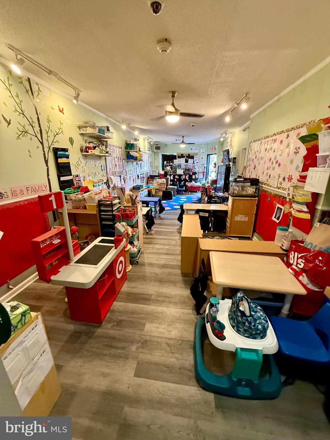 WISSINOMING - Commercial Sale