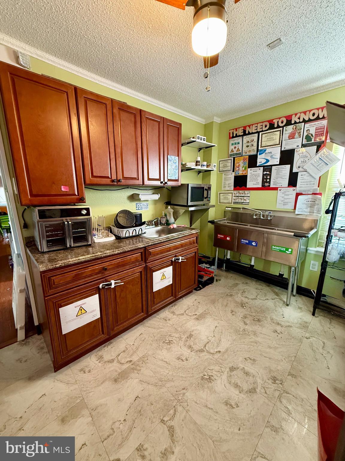 WISSINOMING - Commercial Sale