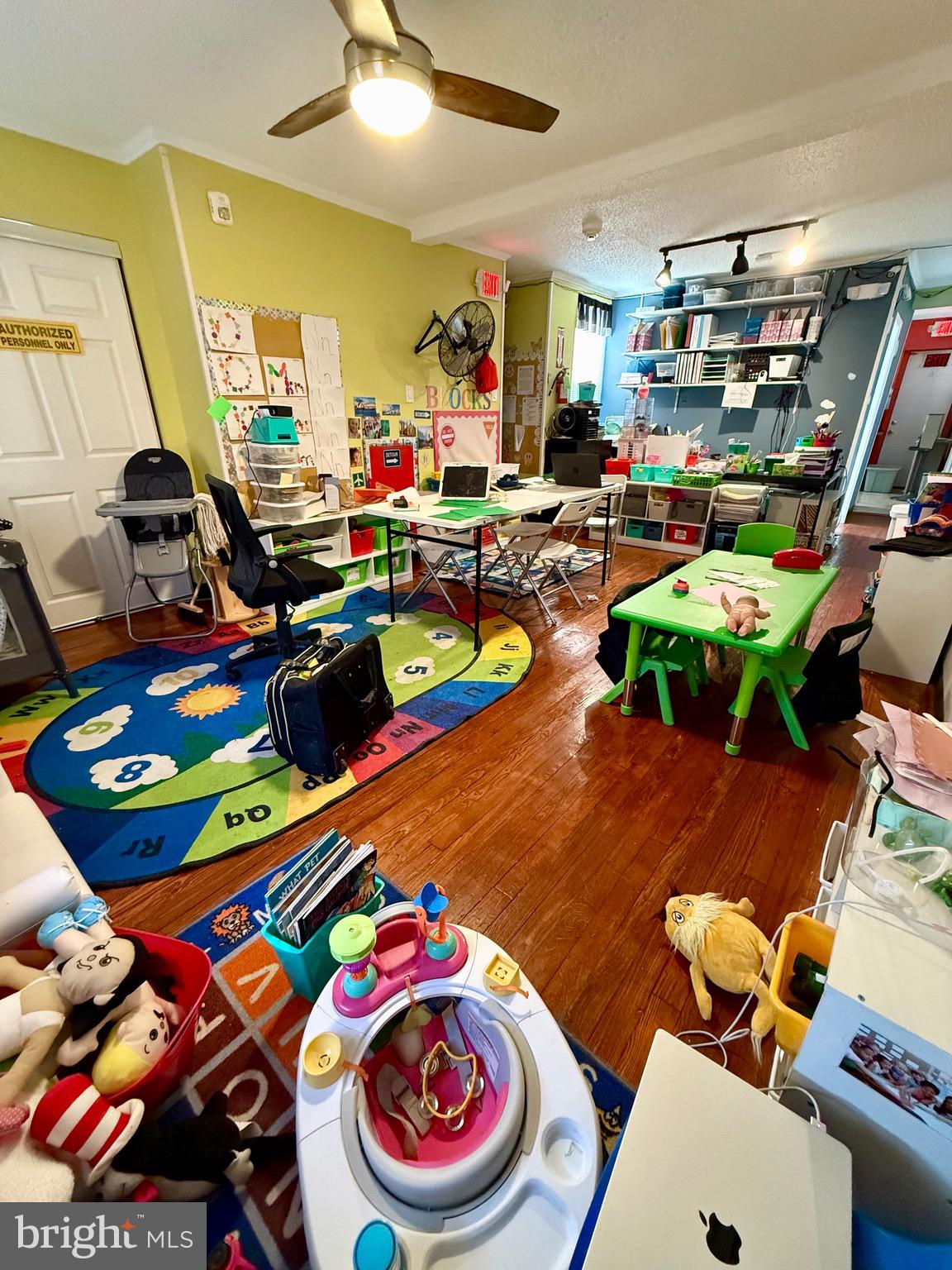 WISSINOMING - Commercial Sale