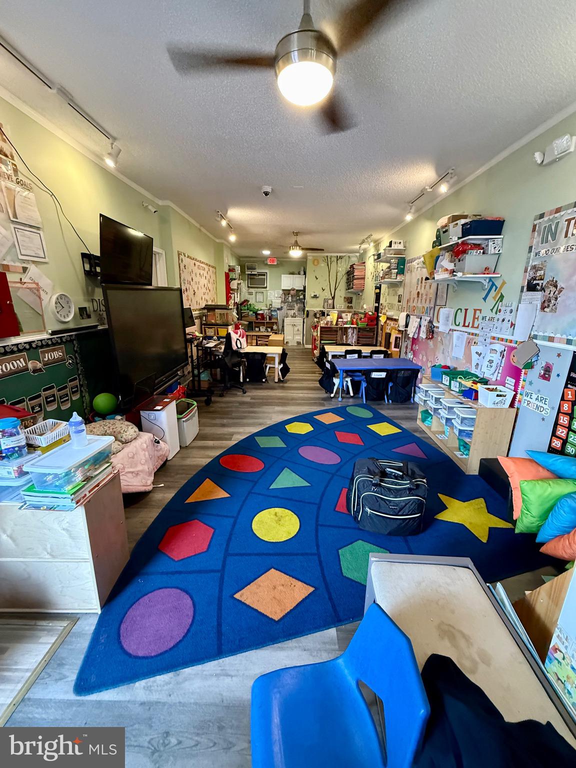 WISSINOMING - Commercial Sale