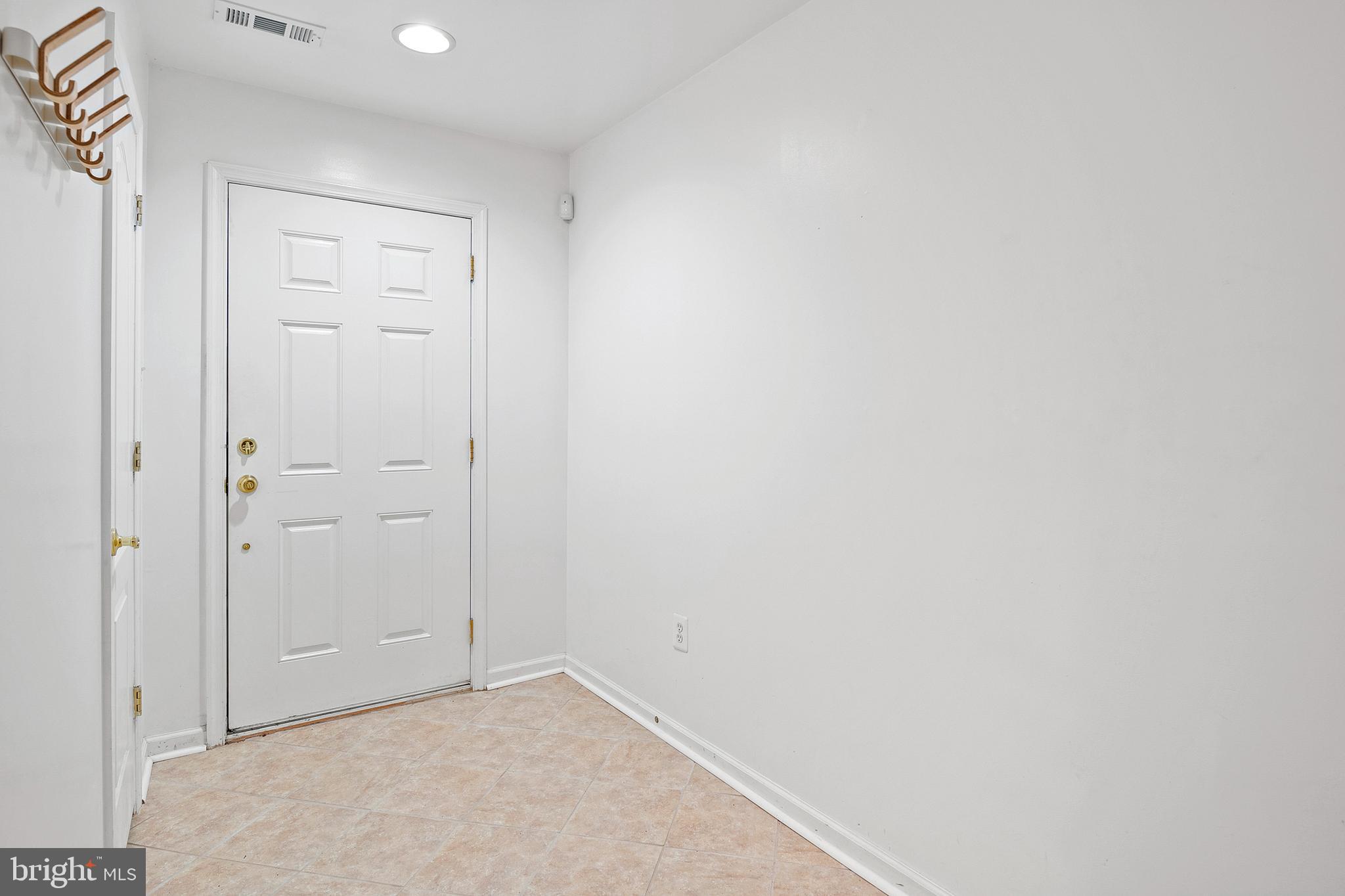 GOVERNORS GRANT - Residential Lease