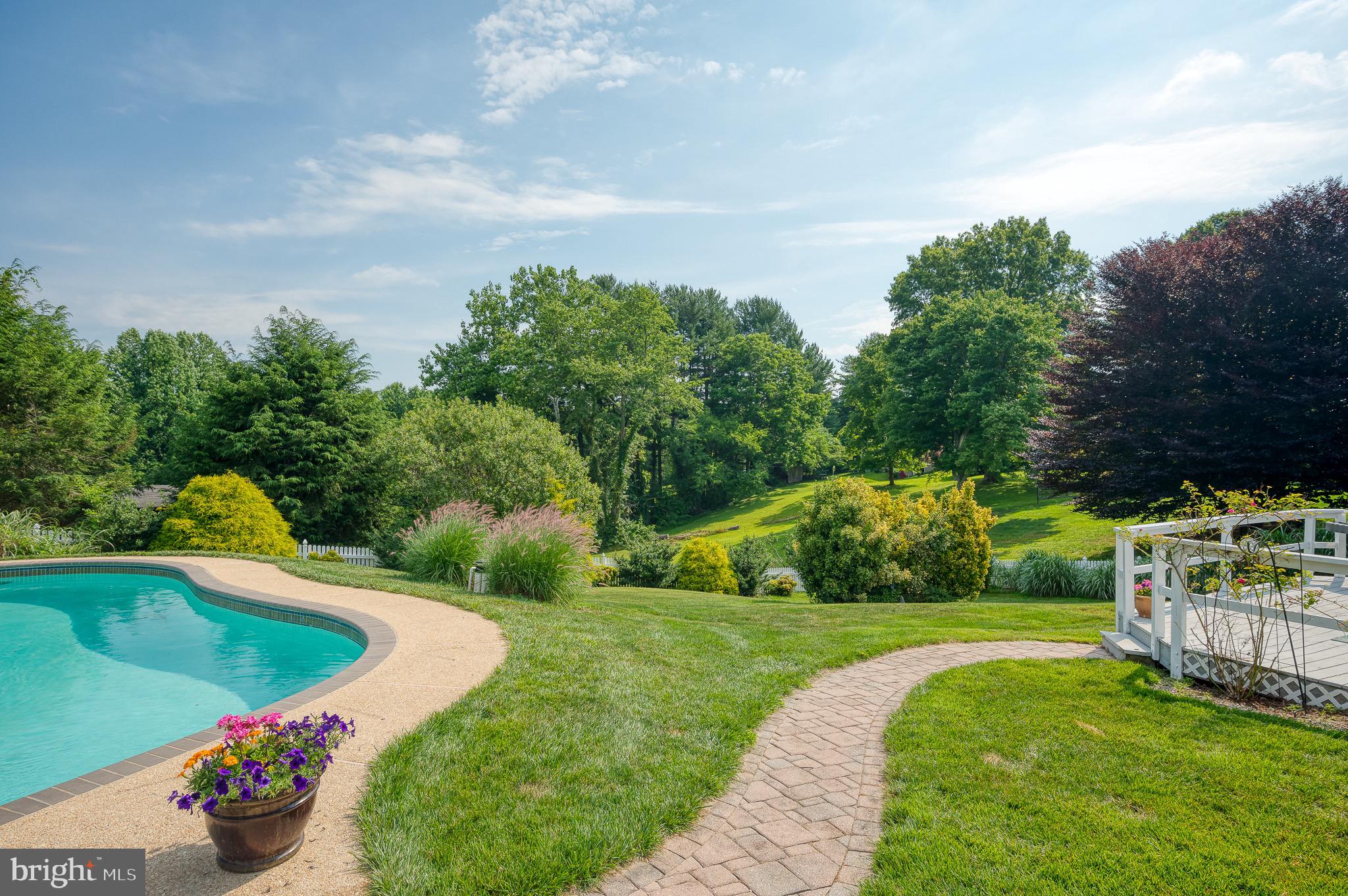 HIGH POINT MANOR - Residential