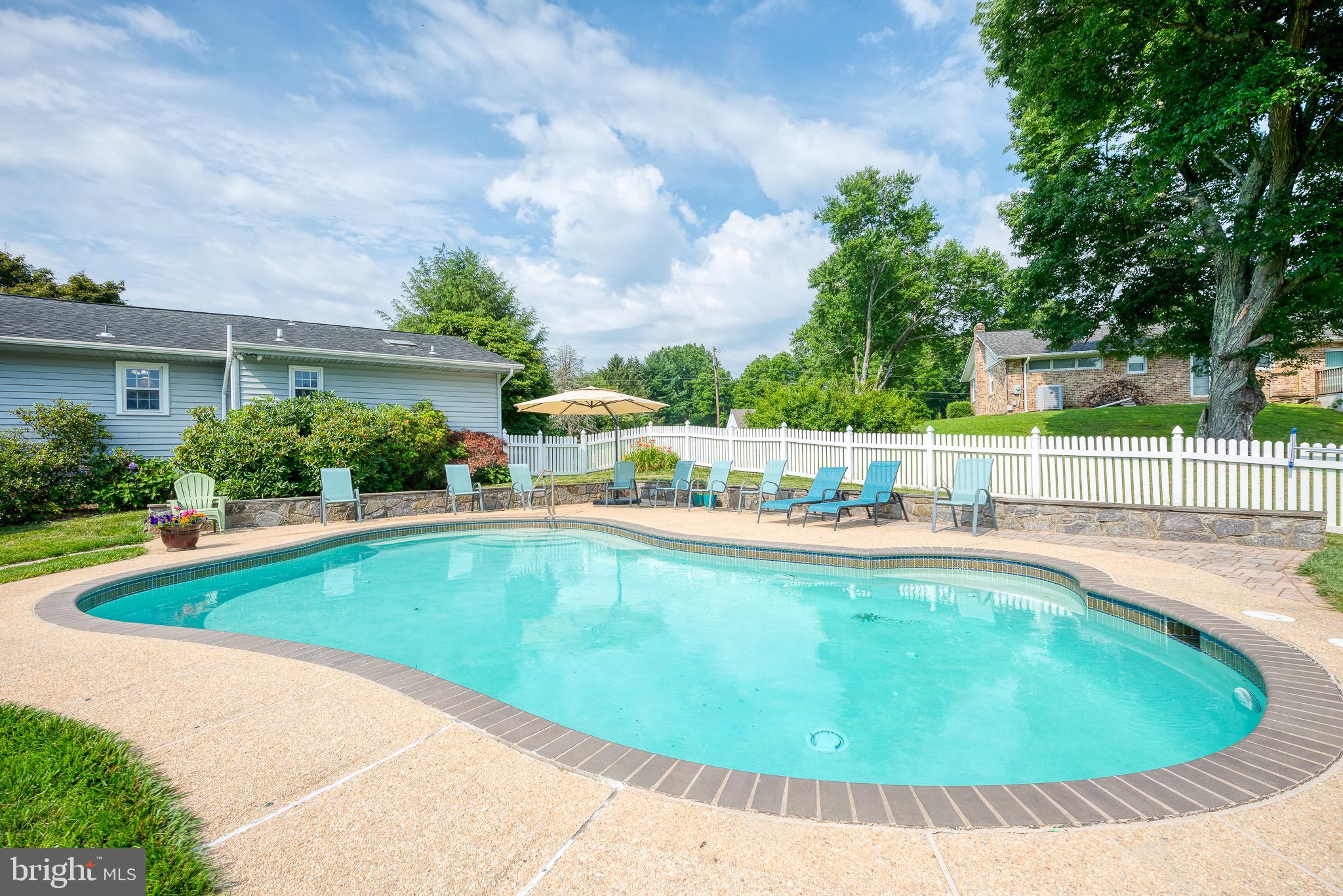 HIGH POINT MANOR - Residential