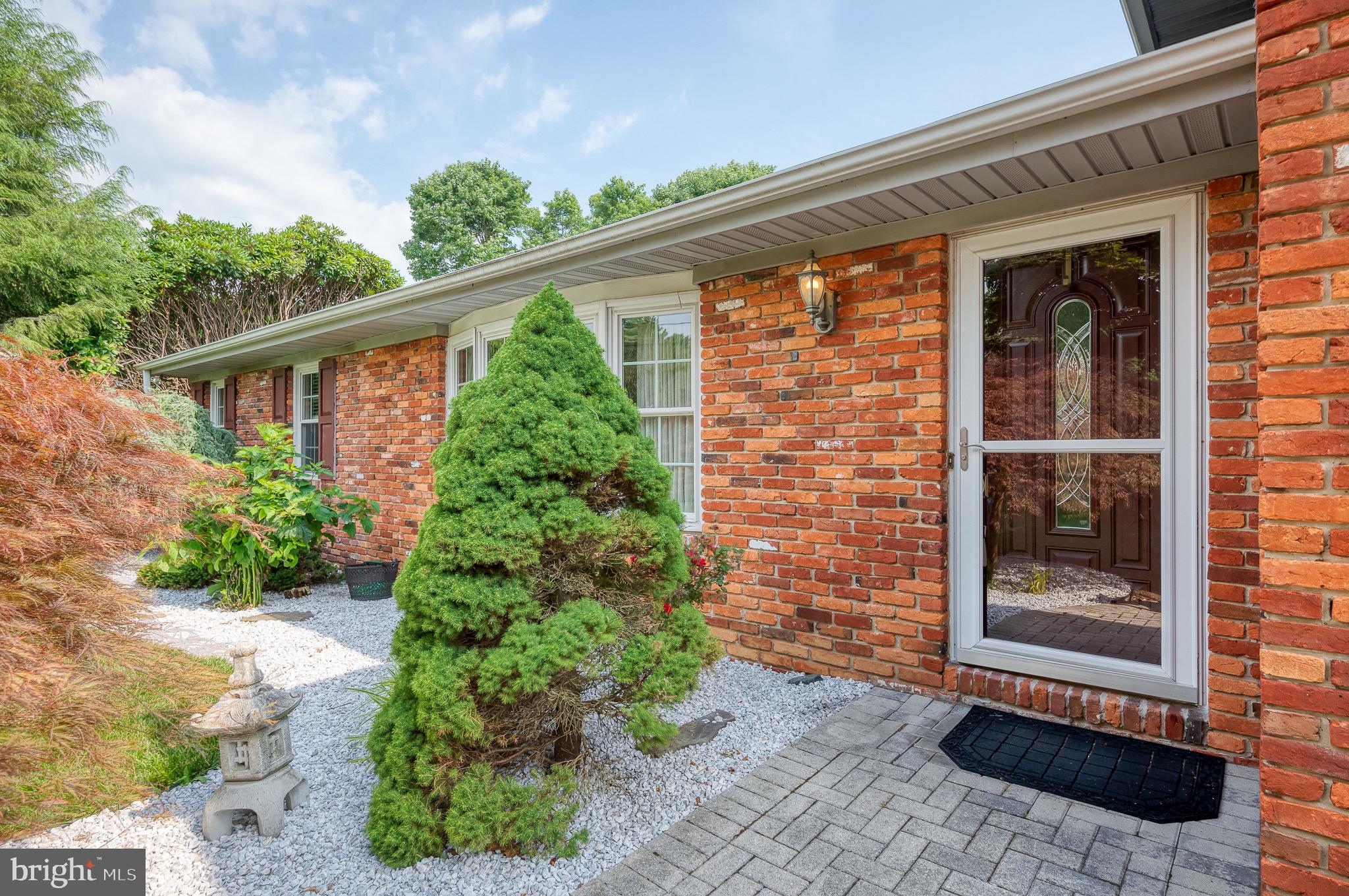 HIGH POINT MANOR - Residential