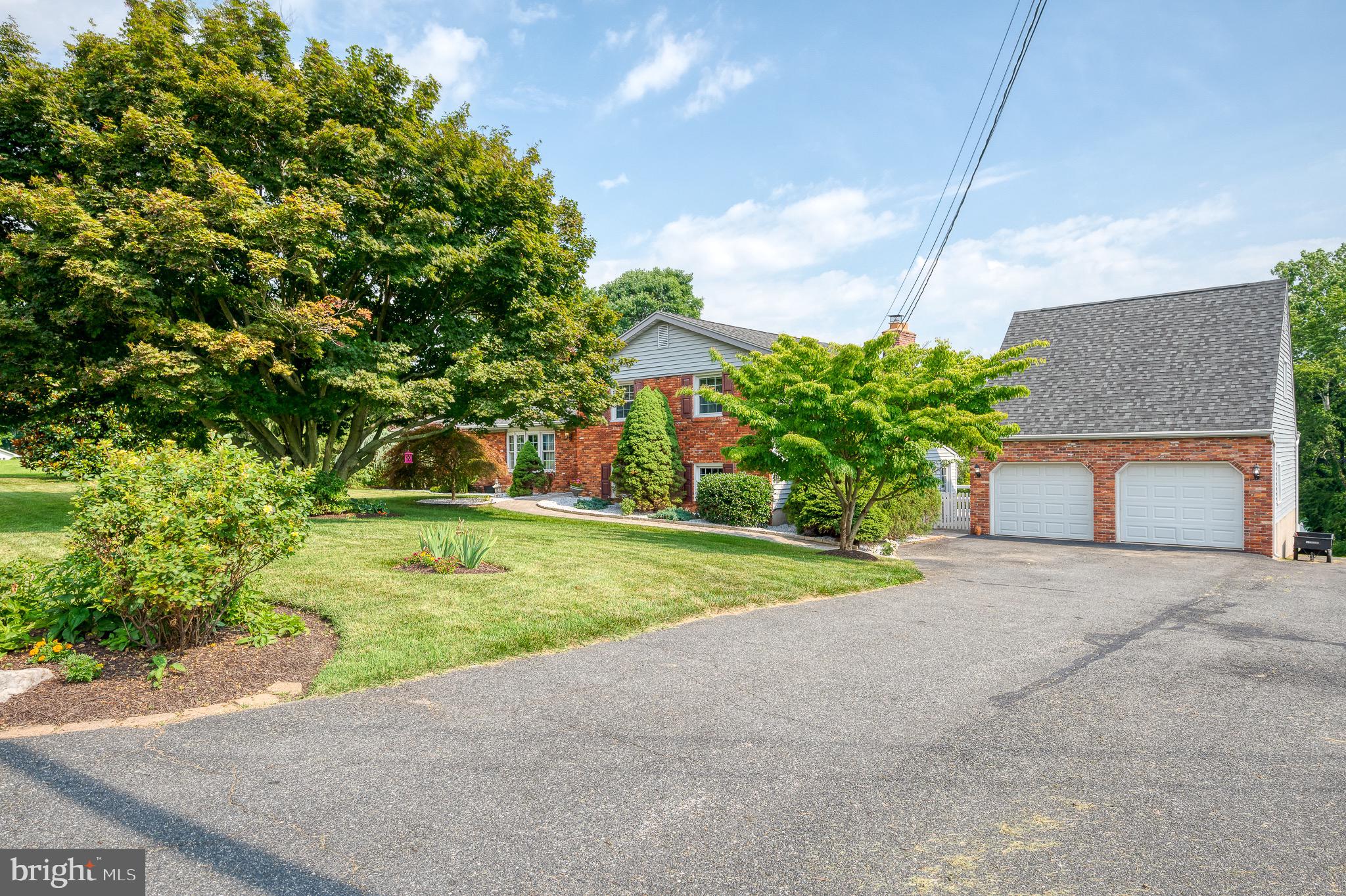 HIGH POINT MANOR - Residential