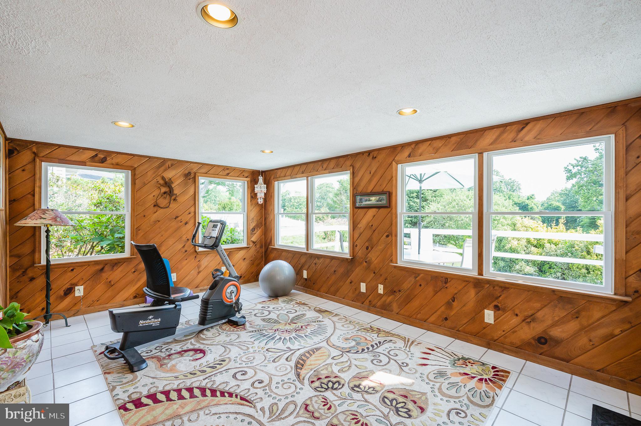 HIGH POINT MANOR - Residential