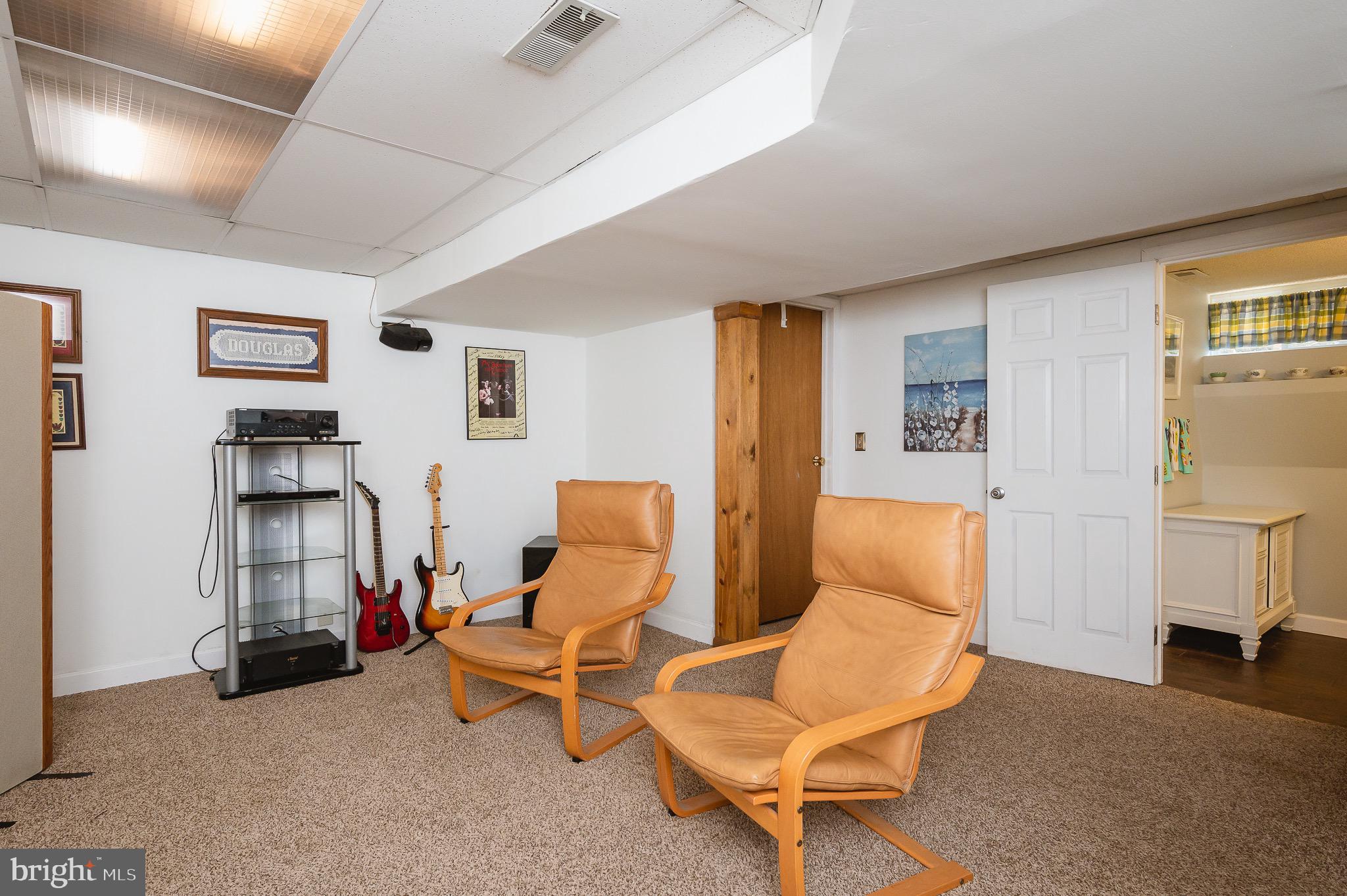 HIGH POINT MANOR - Residential