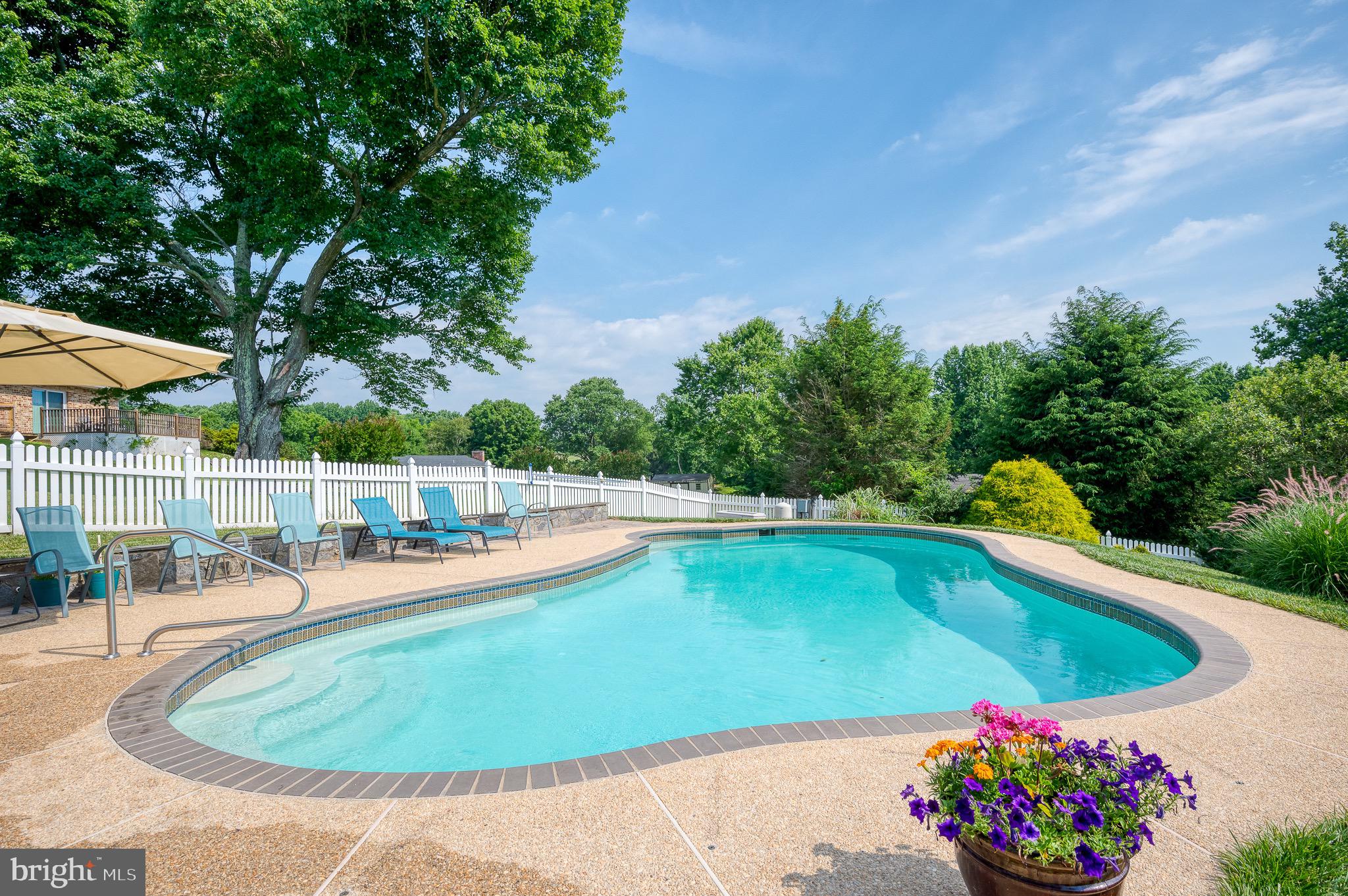 HIGH POINT MANOR - Residential