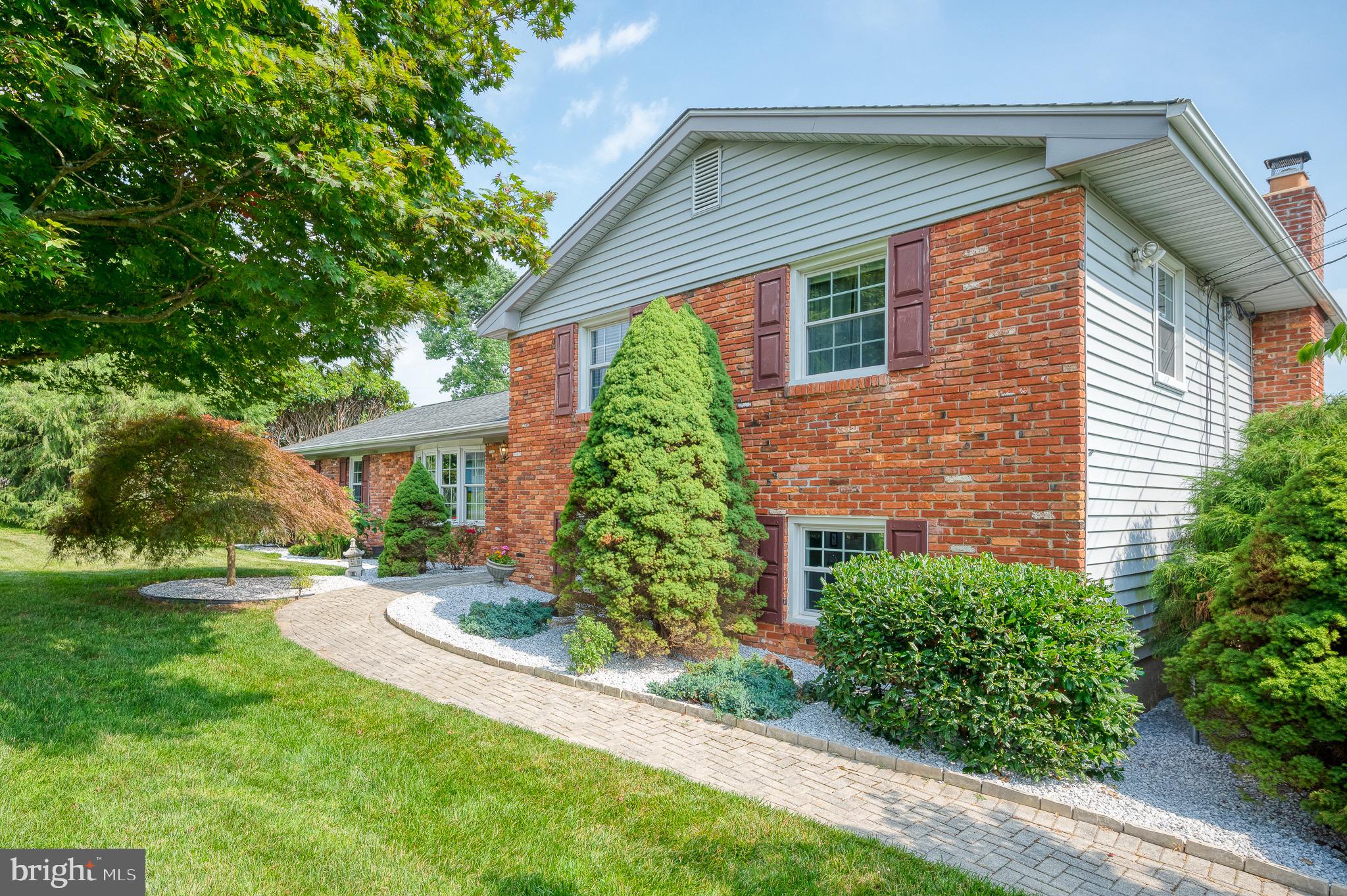 HIGH POINT MANOR - Residential