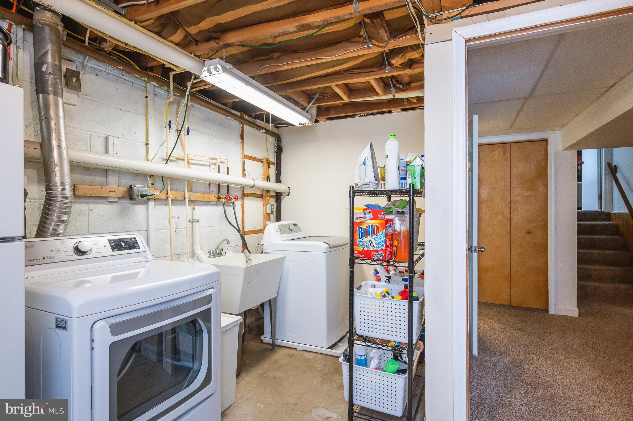 HIGH POINT MANOR - Residential