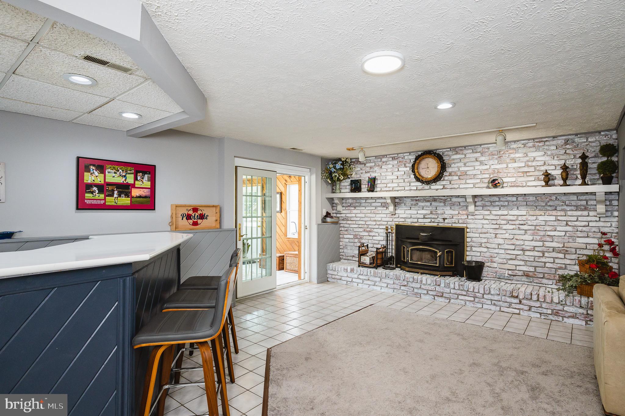 HIGH POINT MANOR - Residential